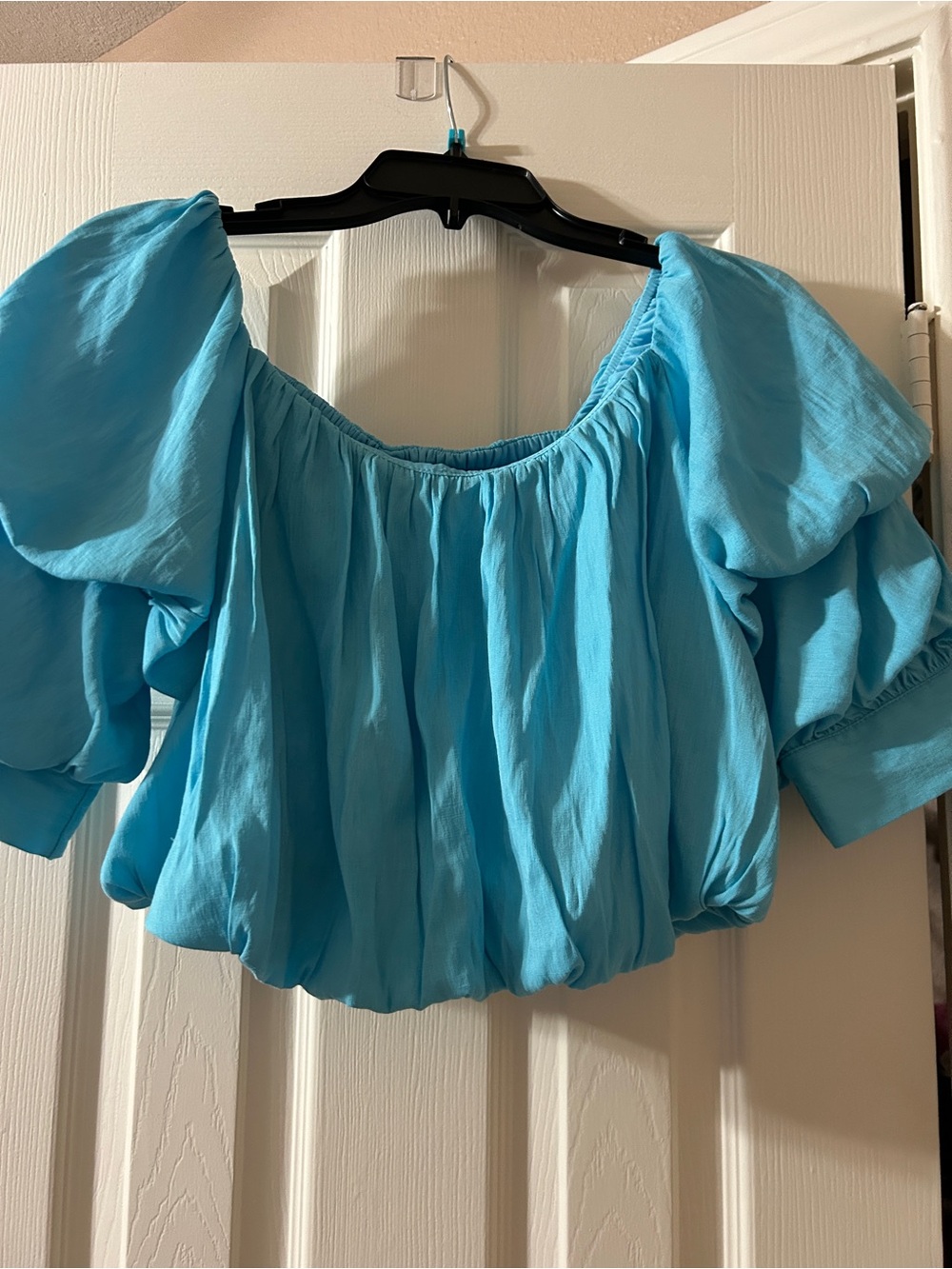 DO+BE Bright Turquoise Puff Crop Top